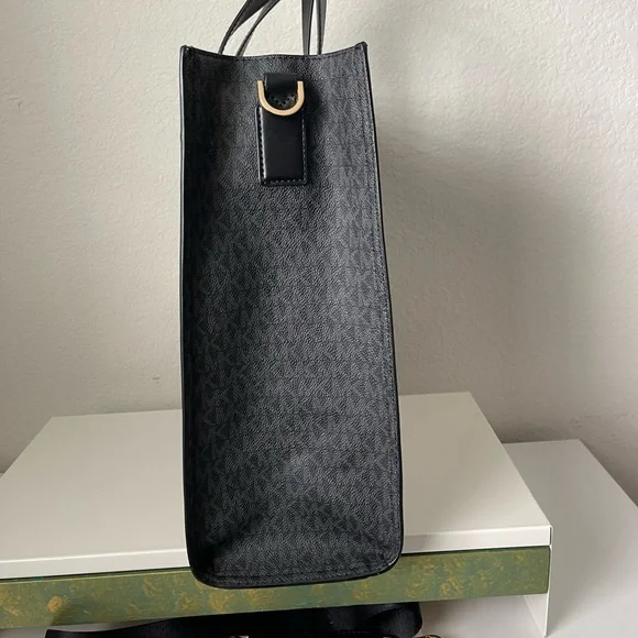 MICHAEL KORS LARGE BLACK TOTE BAG - Picture 5 of 9